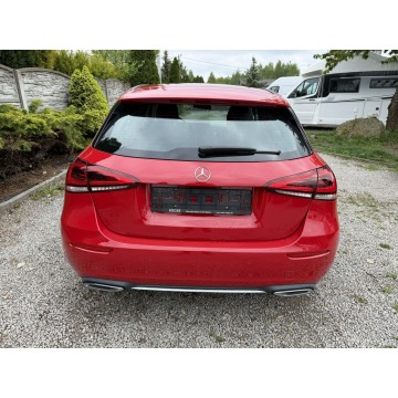 Mercedes - Benz A-klasa  Liftback 2019,  1.3 benzyna - Na sprzedaż za 39 900 zł - Piasek - zdjęcie 3
