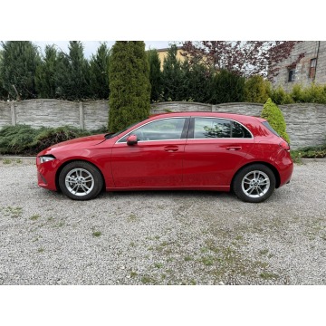 Mercedes - Benz A-klasa  Liftback 2019,  1.3 benzyna - Na sprzedaż za 39 900 zł - Piasek - zdjęcie 7