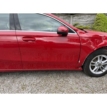 Mercedes - Benz A-klasa  Liftback 2019,  1.3 benzyna - Na sprzedaż za 39 900 zł - Piasek - zdjęcie 10
