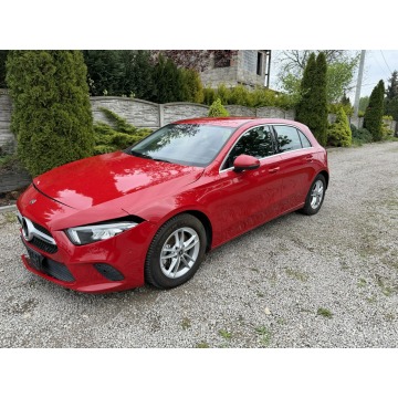 Mercedes - Benz A-klasa  Liftback 2019,  1.3 benzyna - Na sprzedaż za 39 900 zł - Piasek - zdjęcie 6