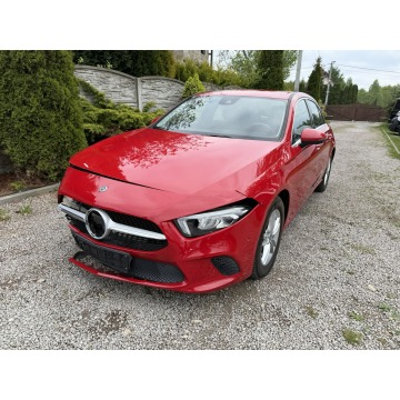 Mercedes - Benz A-klasa  Liftback 2019,  1.3 benzyna - Na sprzedaż za 39 900 zł - Piasek - zdjęcie 5