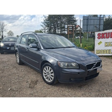 Volvo V50 - 2.0 diesel kombi HAK na alusach Tanie Auta Fasty Knyszyńska 49