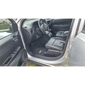 Jeep Compass  SUV 2011,  2.4 benzyna, automat - Na sprzedaż za 29 000 zł - Częstochowa - zdjęcie 8