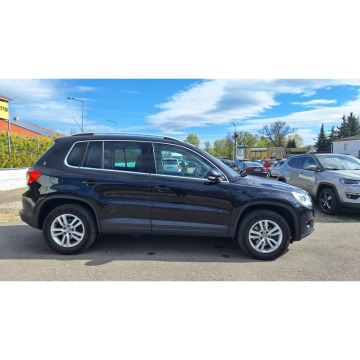Volkswagen   SUV 2011,  2.0 benzyna, automat - Na sprzedaż za 32 900 zł - Częstochowa - zdjęcie 4
