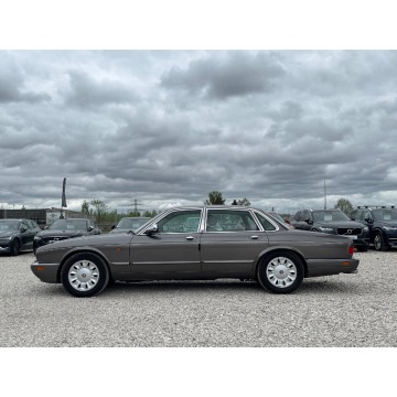 Jaguar   Sedan/Limuzyna 1995,  4.0 benzyna, automat - Na sprzedaż za 32 900 zł - Michałowice-Wieś - zdjęcie 7