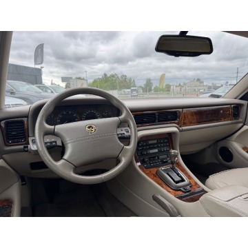 Jaguar   Sedan/Limuzyna 1995,  4.0 benzyna, automat - Na sprzedaż za 32 900 zł - Michałowice-Wieś - zdjęcie 11