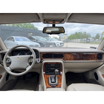 Jaguar   Sedan/Limuzyna 1995,  4.0 benzyna, automat - Na sprzedaż za 32 900 zł - Michałowice-Wieś - zdjęcie 12