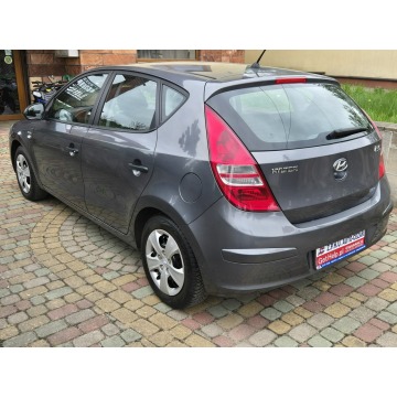 Hyundai i30  Hatchback 2009,  1.4 benzyna - Na sprzedaż za 15 500 zł - Wąchock - zdjęcie 5
