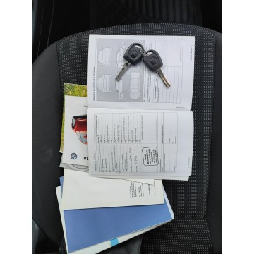 Volkswagen up! 2014,  1.0 benzyna - Na sprzedaż za 15 900 zł - Twardów - zdjęcie 9