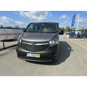 Opel Vivaro  Bus 2015,  1.6 diesel - Na sprzedaż za 51 800 zł - Lipówki - zdjęcie 2