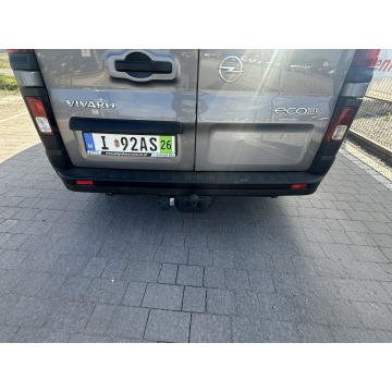 Opel Vivaro  Bus 2015,  1.6 diesel - Na sprzedaż za 51 800 zł - Lipówki - zdjęcie 11