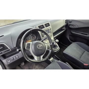 Toyota Verso  Hatchback 2013,  1.3 benzyna - Na sprzedaż za 15 900 zł - Otwock Mały - zdjęcie 7