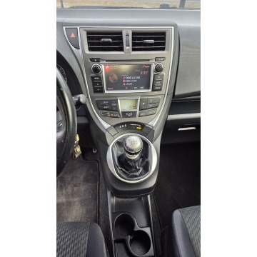 Toyota Verso  Hatchback 2013,  1.3 benzyna - Na sprzedaż za 15 900 zł - Otwock Mały - zdjęcie 8