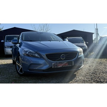 Volvo V40  Kombi 2015,  2.0 diesel - Na sprzedaż za 35 997 zł - Gdańsk - zdjęcie 2