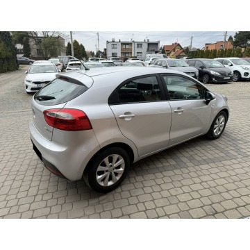 Kia Rio  Hatchback 2012,  1.2 benzyna - Na sprzedaż za 22 900 zł - Orzech - zdjęcie 6
