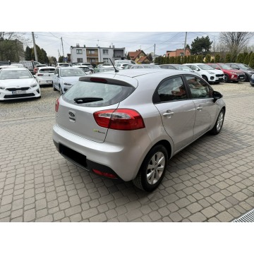 Kia Rio  Hatchback 2012,  1.2 benzyna - Na sprzedaż za 22 900 zł - Orzech - zdjęcie 7