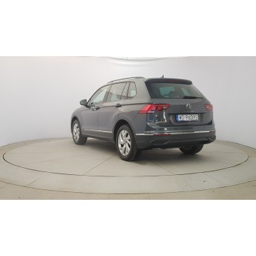 Volkswagen Tiguan  SUV 2022,  2.0 diesel, automat - Na sprzedaż za 119 850 zł - Warszawa - zdjęcie 5