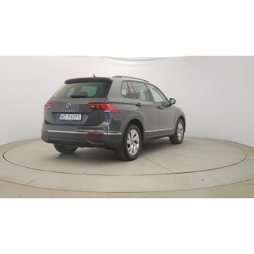 Volkswagen Tiguan  SUV 2022,  2.0 diesel, automat - Na sprzedaż za 119 850 zł - Warszawa - zdjęcie 7