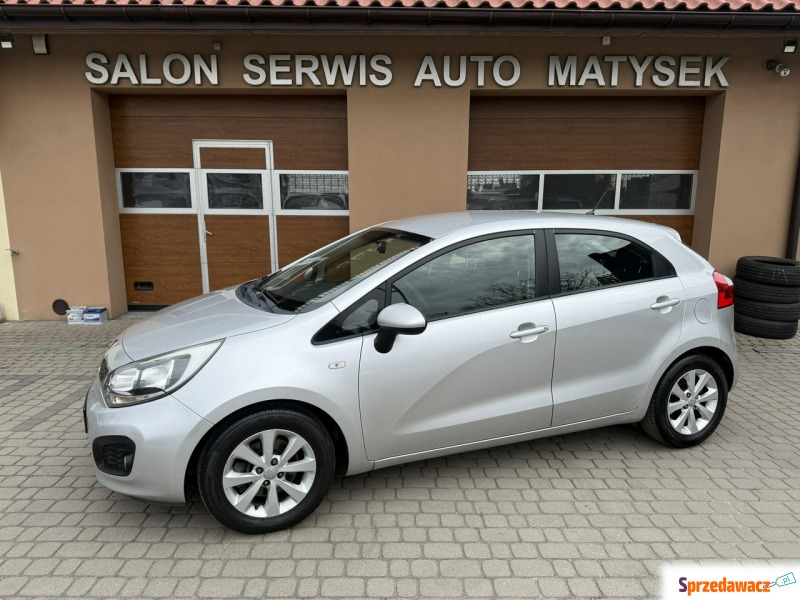 Kia Rio  Hatchback 2012,  1.2 benzyna - Na sprzedaż za 22 900 zł - Orzech
