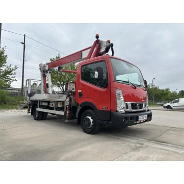Nissan  2016,  2.5 diesel - Na sprzedaż za 172 200 zł - Warszawa - zdjęcie 2