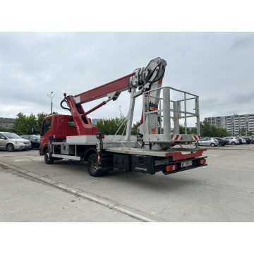 Nissan  2016,  2.5 diesel - Na sprzedaż za 172 200 zł - Warszawa - zdjęcie 4