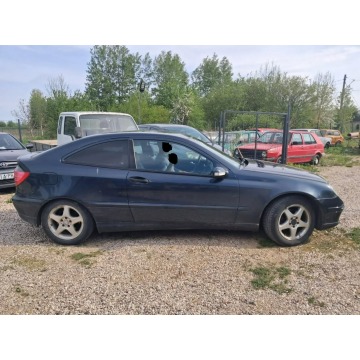 Mercedes - Benz C-klasa  Hatchback 2002,  1.8 benzyna+LPG - Na sprzedaż za 4 999,00 zł - Fasty - zdjęcie 4