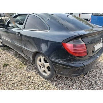 Mercedes - Benz C-klasa  Hatchback 2002,  1.8 benzyna+LPG - Na sprzedaż za 4 999,00 zł - Fasty - zdjęcie 6