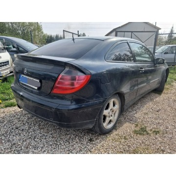 Mercedes - Benz C-klasa  Hatchback 2002,  1.8 benzyna+LPG - Na sprzedaż za 4 999,00 zł - Fasty - zdjęcie 7