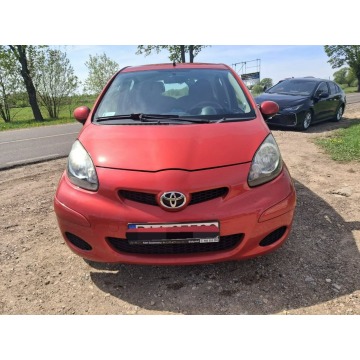 Toyota Aygo  Hatchback 2011,  1.0 benzyna - Na sprzedaż za 9 999,00 zł - Fasty - zdjęcie 2