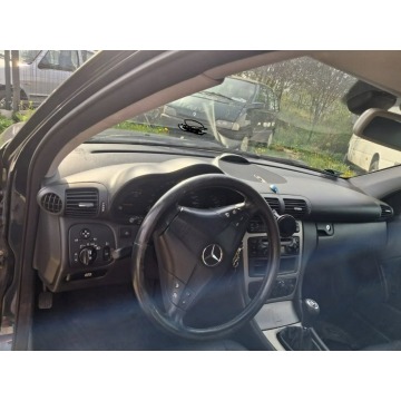 Mercedes - Benz C-klasa  Hatchback 2002,  1.8 benzyna+LPG - Na sprzedaż za 4 999,00 zł - Fasty - zdjęcie 8
