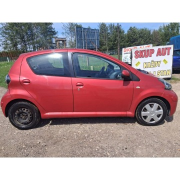 Toyota Aygo  Hatchback 2011,  1.0 benzyna - Na sprzedaż za 9 999,00 zł - Fasty - zdjęcie 6