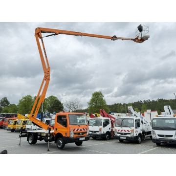 Nissan  2011,  2.5 diesel - Na sprzedaż za 218 940 zł - Widełki - zdjęcie 9