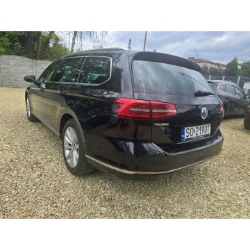Volkswagen Passat  Kombi 2019,  2.0 diesel - Na sprzedaż za 63 000 zł - Sosnowiec - zdjęcie 4