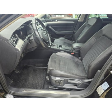 Volkswagen Passat  Kombi 2019,  2.0 diesel - Na sprzedaż za 63 000 zł - Sosnowiec - zdjęcie 6