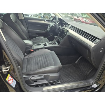 Volkswagen Passat  Kombi 2019,  2.0 diesel - Na sprzedaż za 63 000 zł - Sosnowiec - zdjęcie 10