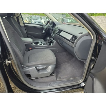 Volkswagen Touareg  SUV 2016,  3.0 diesel, automat - Na sprzedaż za 79 900 zł - Sosnowiec - zdjęcie 9