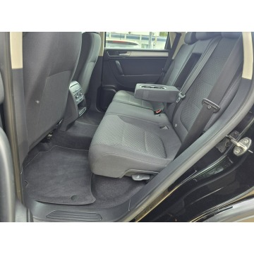 Volkswagen Touareg  SUV 2016,  3.0 diesel, automat - Na sprzedaż za 79 900 zł - Sosnowiec - zdjęcie 12
