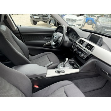 BMW 3GT  Liftback 2020,  2.0 benzyna, automat - Na sprzedaż za 84 800 zł - Pęcice - zdjęcie 9