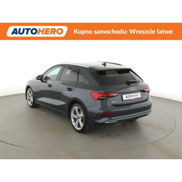 Audi A3  Hatchback 2021,  1.5 benzyna, automat - Na sprzedaż za 73 300 zł - Warszawa - zdjęcie 4