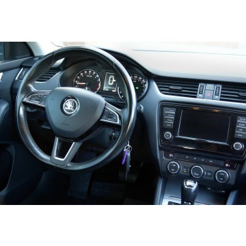 Skoda Octavia  Hatchback 2016,  2.0 diesel, automat - Na sprzedaż za 35 999 zł - Świebodzin - zdjęcie 10