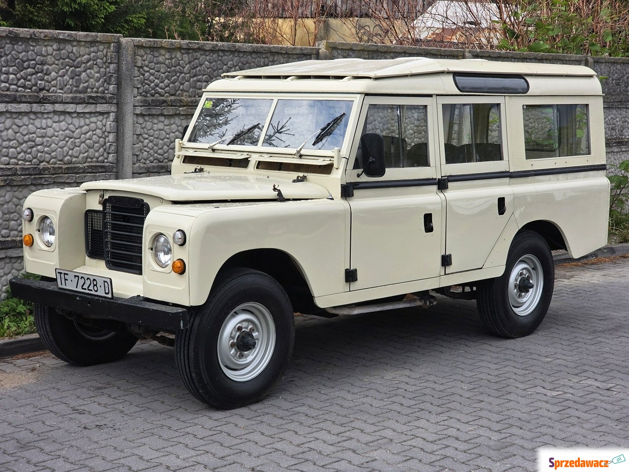 Land Rover Defender 1974