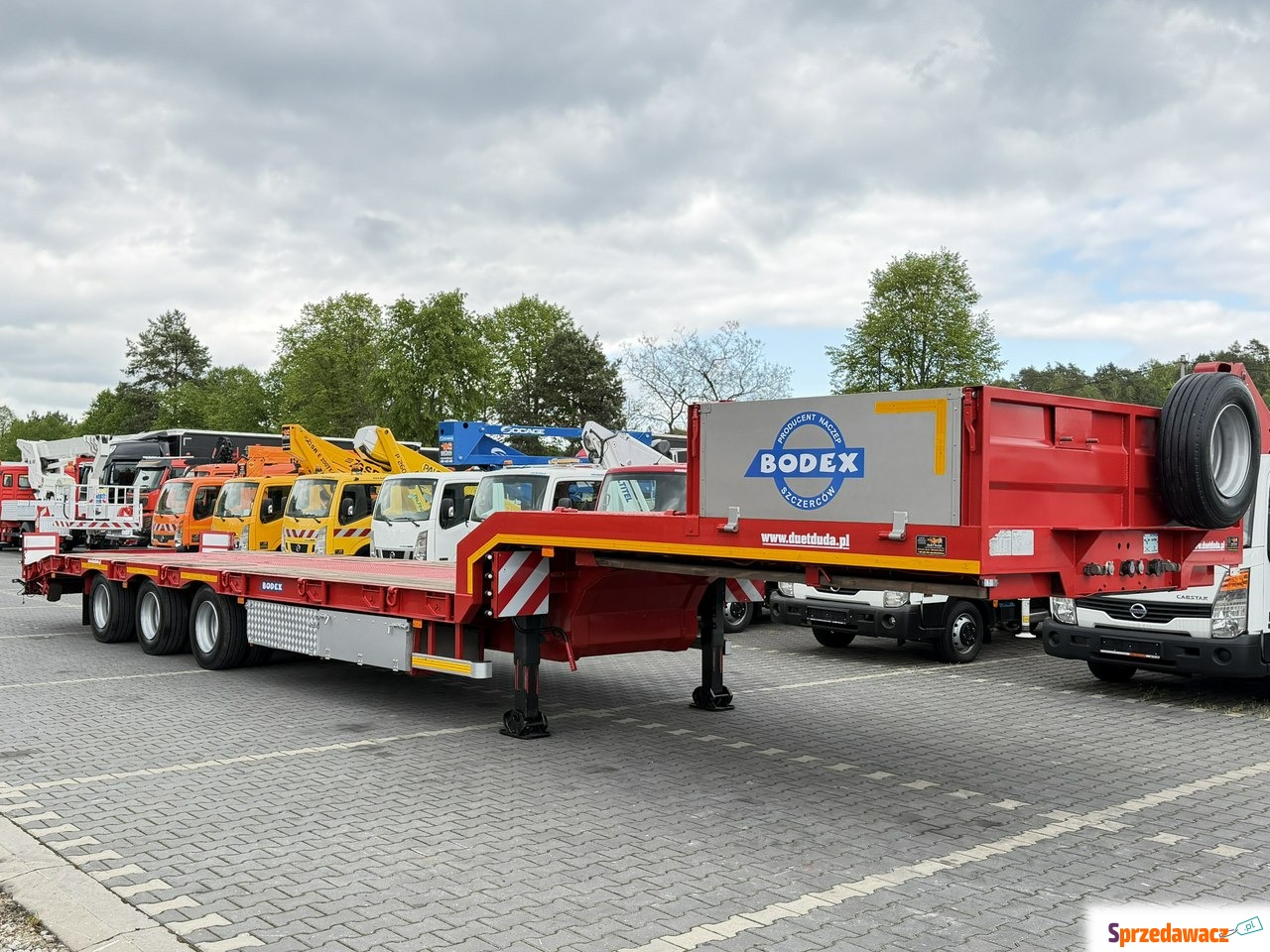 Bodex NN3J Ładowność: 26.500kg...