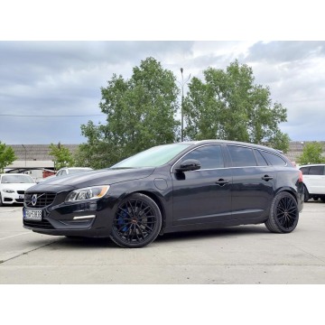 Volvo V60  Kombi 2015,  2.4 diesel, automat - Na sprzedaż za 37 900 zł - Warszawa - zdjęcie 2