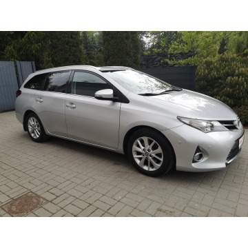 Toyota Auris 2014,  2.0 diesel - Na sprzedaż za 29 900 zł - Strzegom - zdjęcie 4