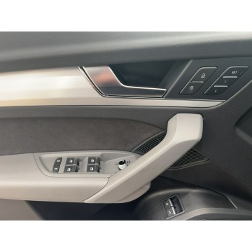 Audi Q5  SUV 2023,  2.0 hybryda, automat - Na sprzedaż za 153 000 zł - Warszawa - zdjęcie 12