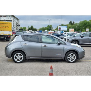 Nissan Leaf  Hatchback 2016 elektryczny, automat - Na sprzedaż za 24 255 zł - Warszawa - zdjęcie 7