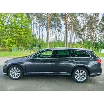 Volkswagen Passat 2020,  2.0 diesel, automat - Na sprzedaż za 119 000 zł - Burzenin - zdjęcie 2