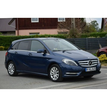 Mercedes B 180 - 1.6B Led Navi Kamera 2 KPL KÓŁ 135 Tys KM Sprowadzony