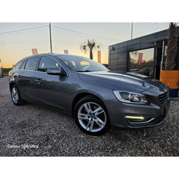 Volvo V60 2015,  2.4 hybryda, automat - Na sprzedaż za 35 999 zł - Nowe Sójki - zdjęcie 3