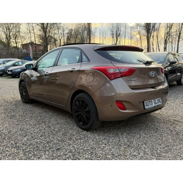 Hyundai i30  Liftback 2014,  1.6 benzyna - Na sprzedaż za 29 900 zł - Ruda Śląska - zdjęcie 2